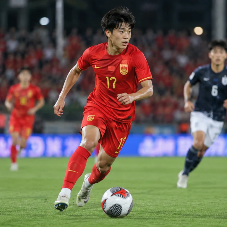 年轻国脚身披国家队球衣完成比赛首秀